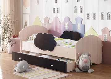 Детская кровать с бортиками Тучка с ящиком, корпус Дуб млечный, фасад Венге в Симферополе
